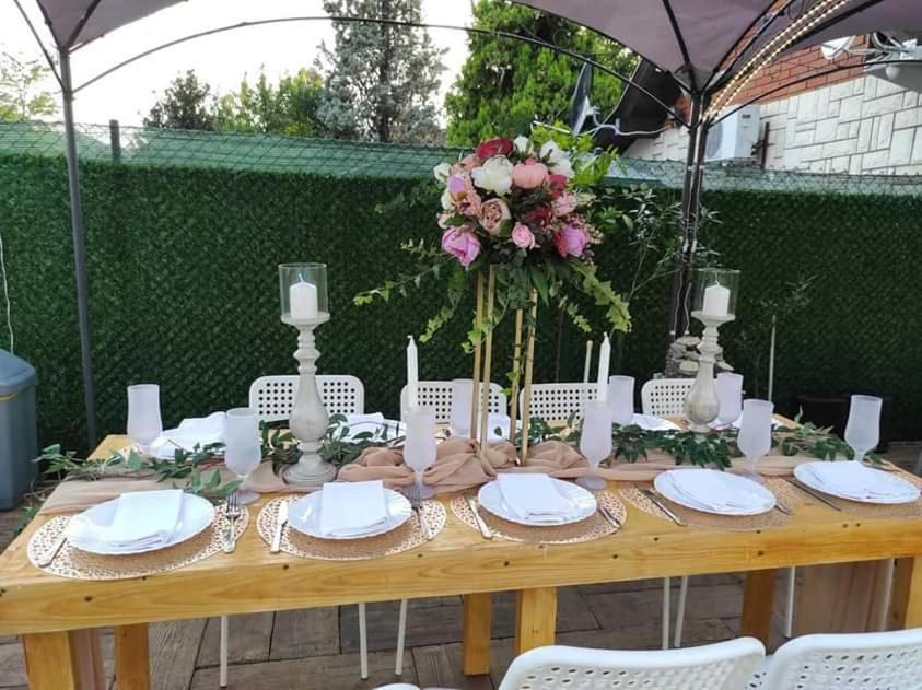 Villa Private Lux Mila With Swimming Pool By The Danube, Sleeps 18