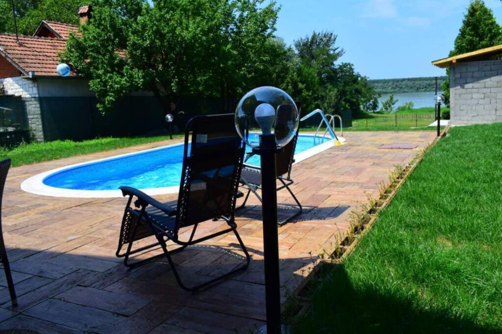 Private Lux Mila With Swimming Pool By The Danube, Sleeps 18 *